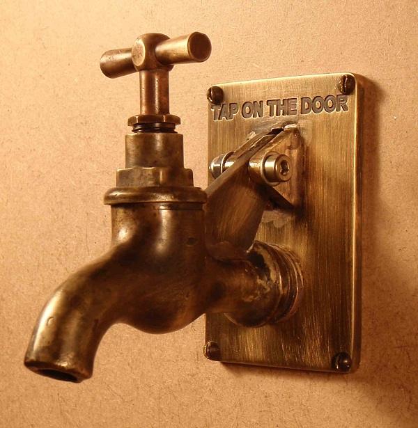 tap on the door knocker