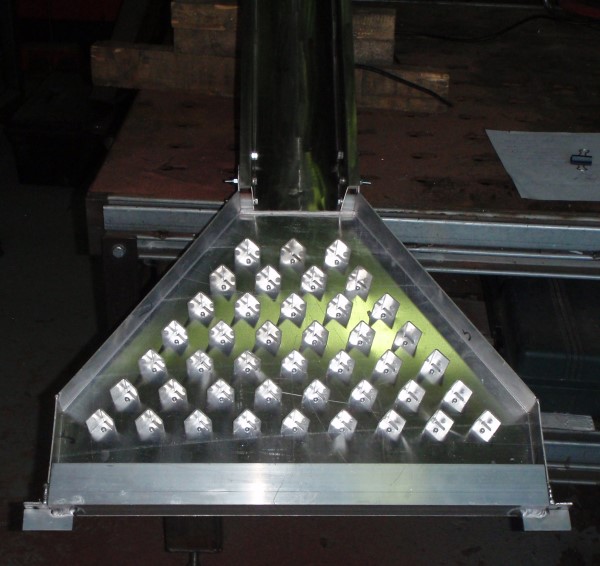 Spreader distribution chute